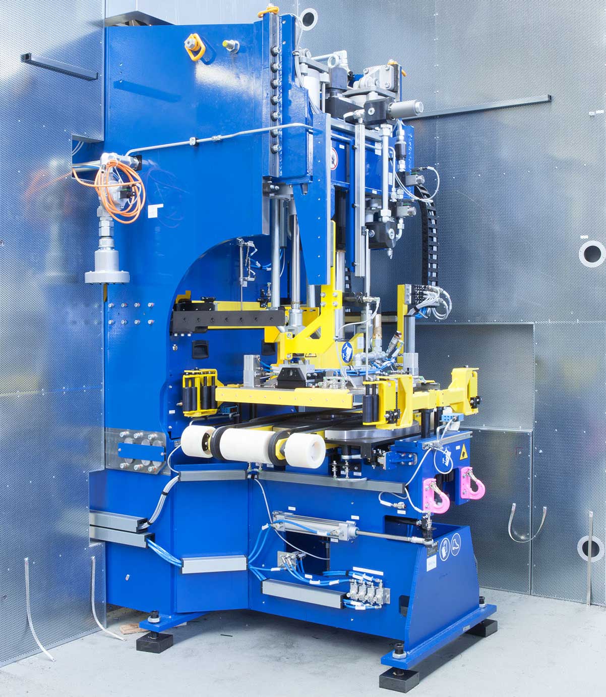 Fully automatic inflation station for up to 6 filling rings